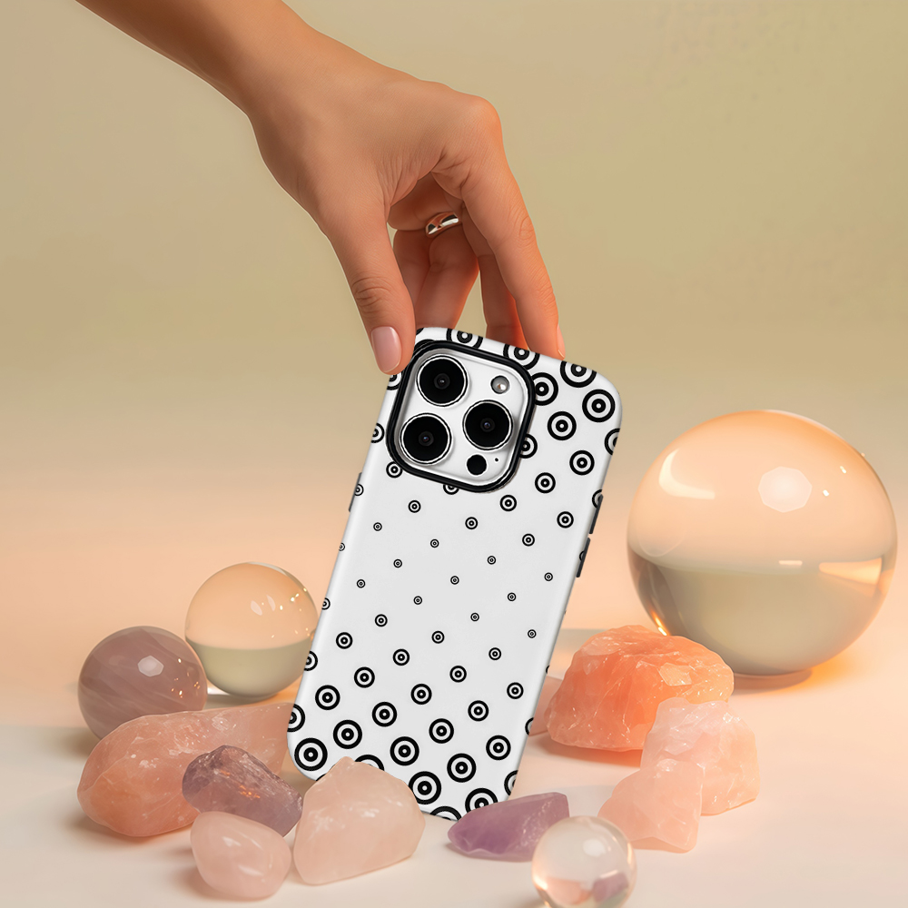 Черно-белый чехол с точечным у – обзор и цена Phone Cases Target